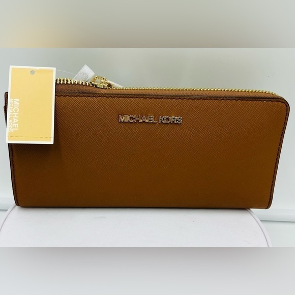 Michael Kors Large Saffiano Leather Quarter-Zip Wallet (color Luggage) - Picture 3 of 4